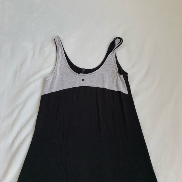 Hurley little black summer dress, super comfy - Picture 2 of 2